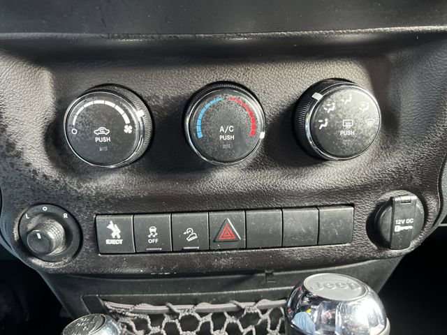 Used 2018 Jeep Wrangler Unlimited Sport S AWD/4WD image 17