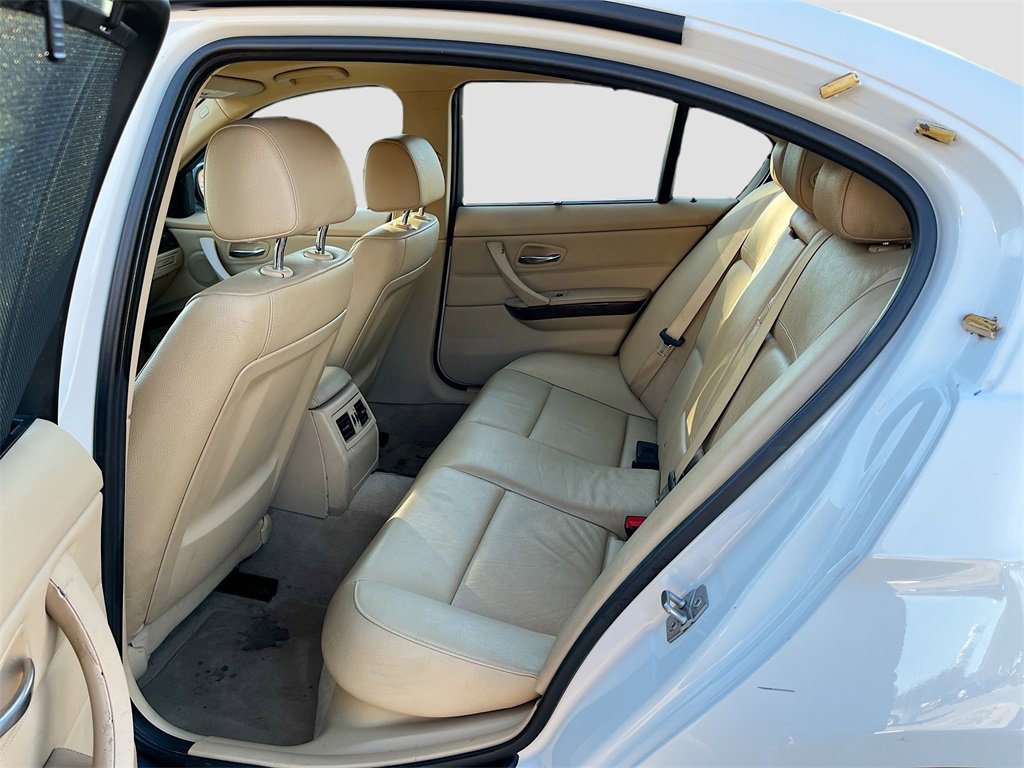 Used 2011 BMW 328i Sedan w/ Premium Pkg image 25