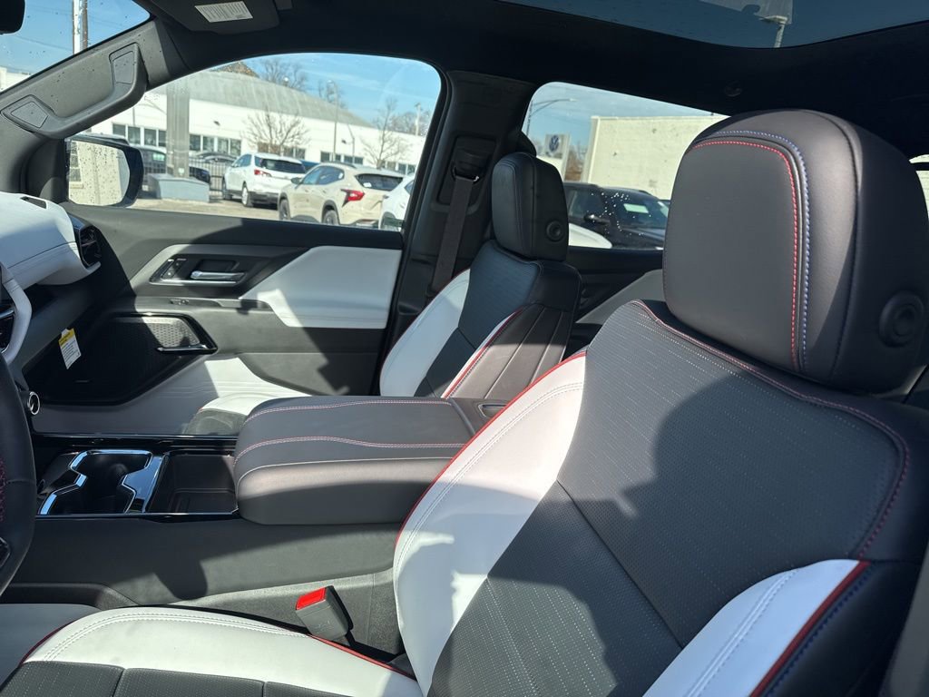 Used 2025 Chevrolet Silverado EV RST image 10