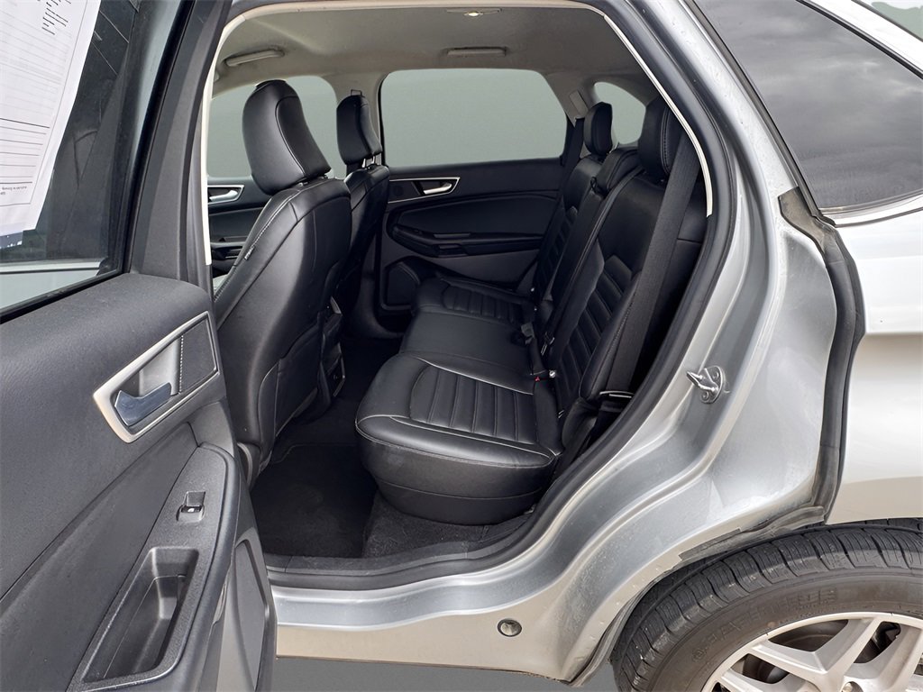 Used 2023 Ford Edge SEL image 10