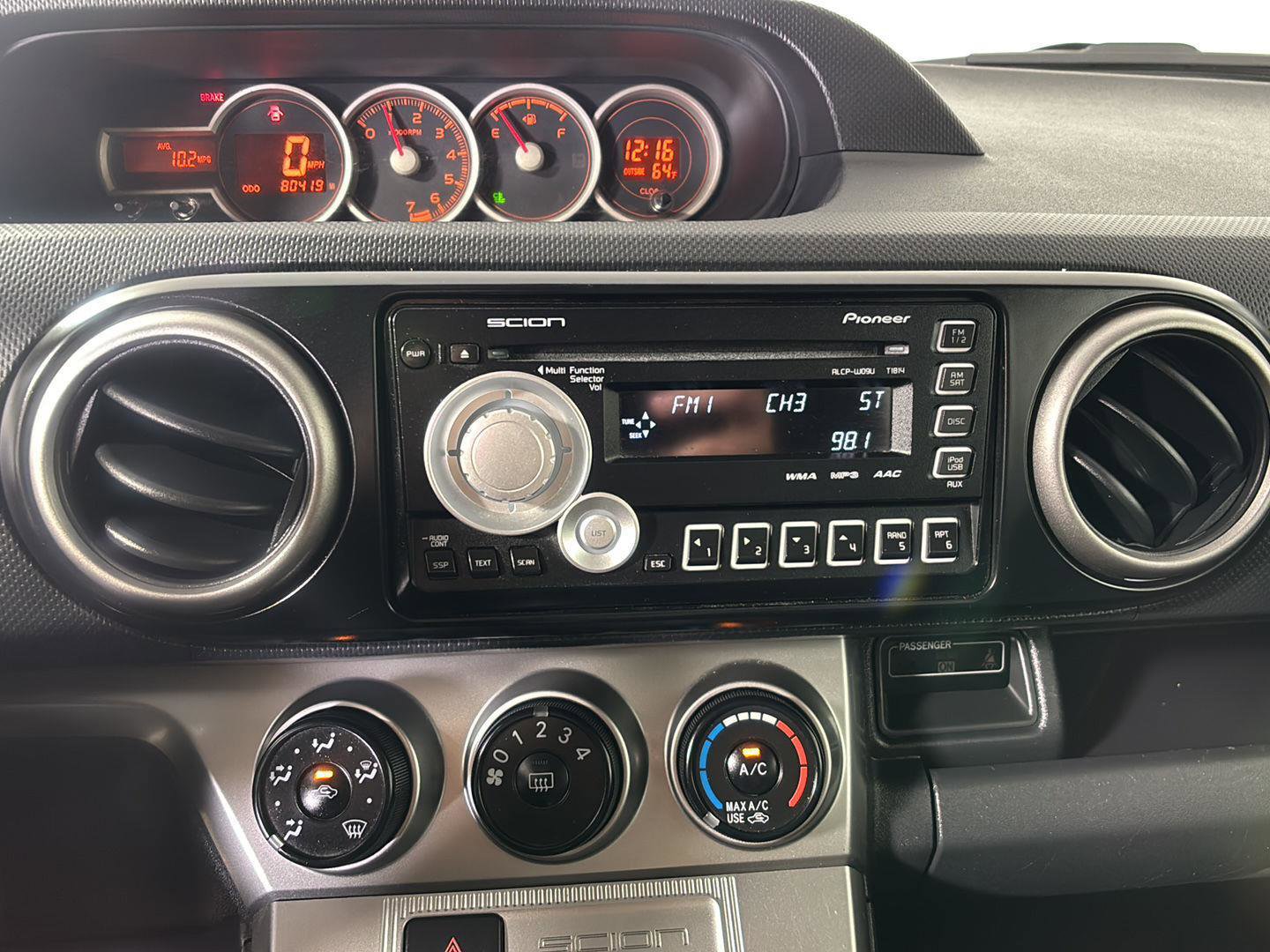 Used 2011 Scion xB Release Series 8.0 FWD image 32