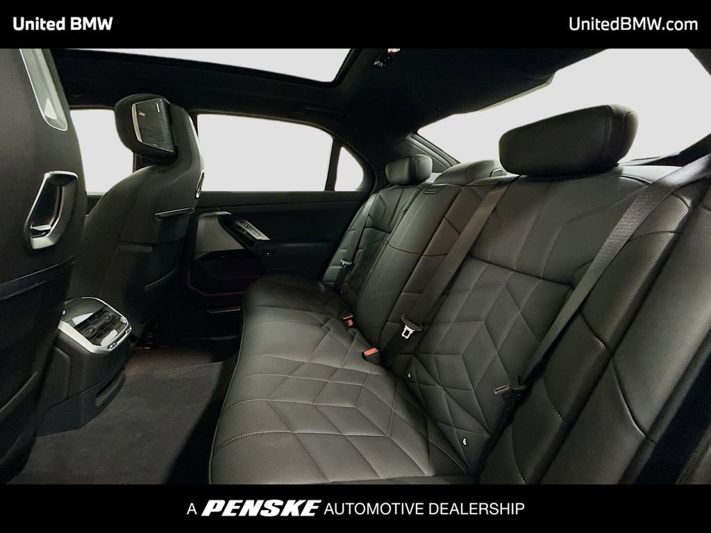 Certified 2024 BMW 750e xDrive w/ Premium Package 2 AWD/4WD image 13
