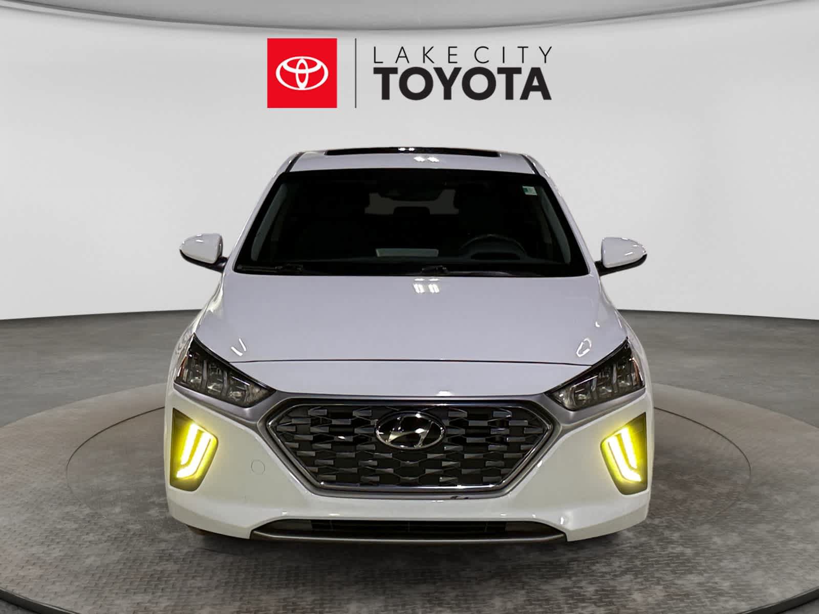 Used 2020 Hyundai Ioniq SEL FWD image 14