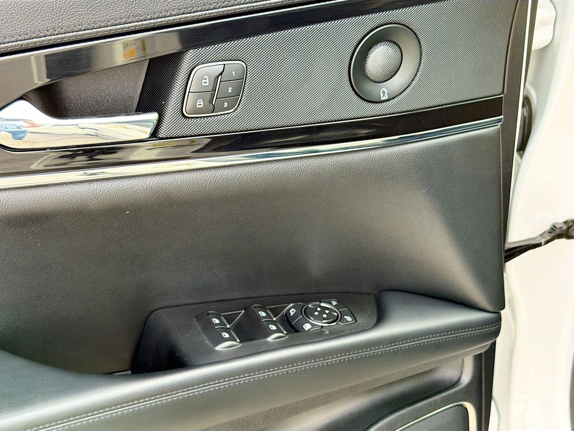 Used 2021 Lincoln Nautilus Reserve w/ Equipment Group 201A image 23