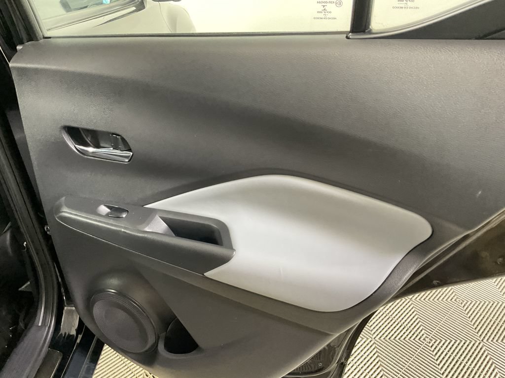 Used 2021 Nissan Kicks SR w/ SR Premium Package FWD image 21