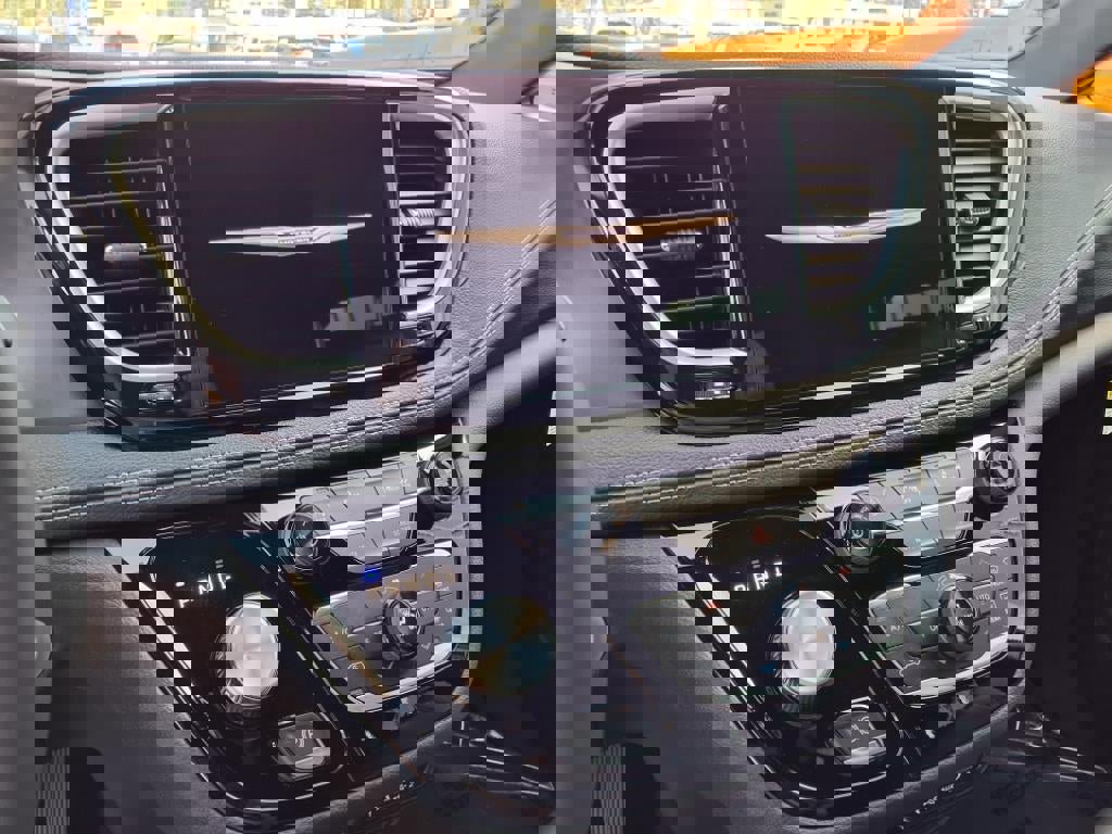 New 2025 Chrysler Pacifica Select image 15