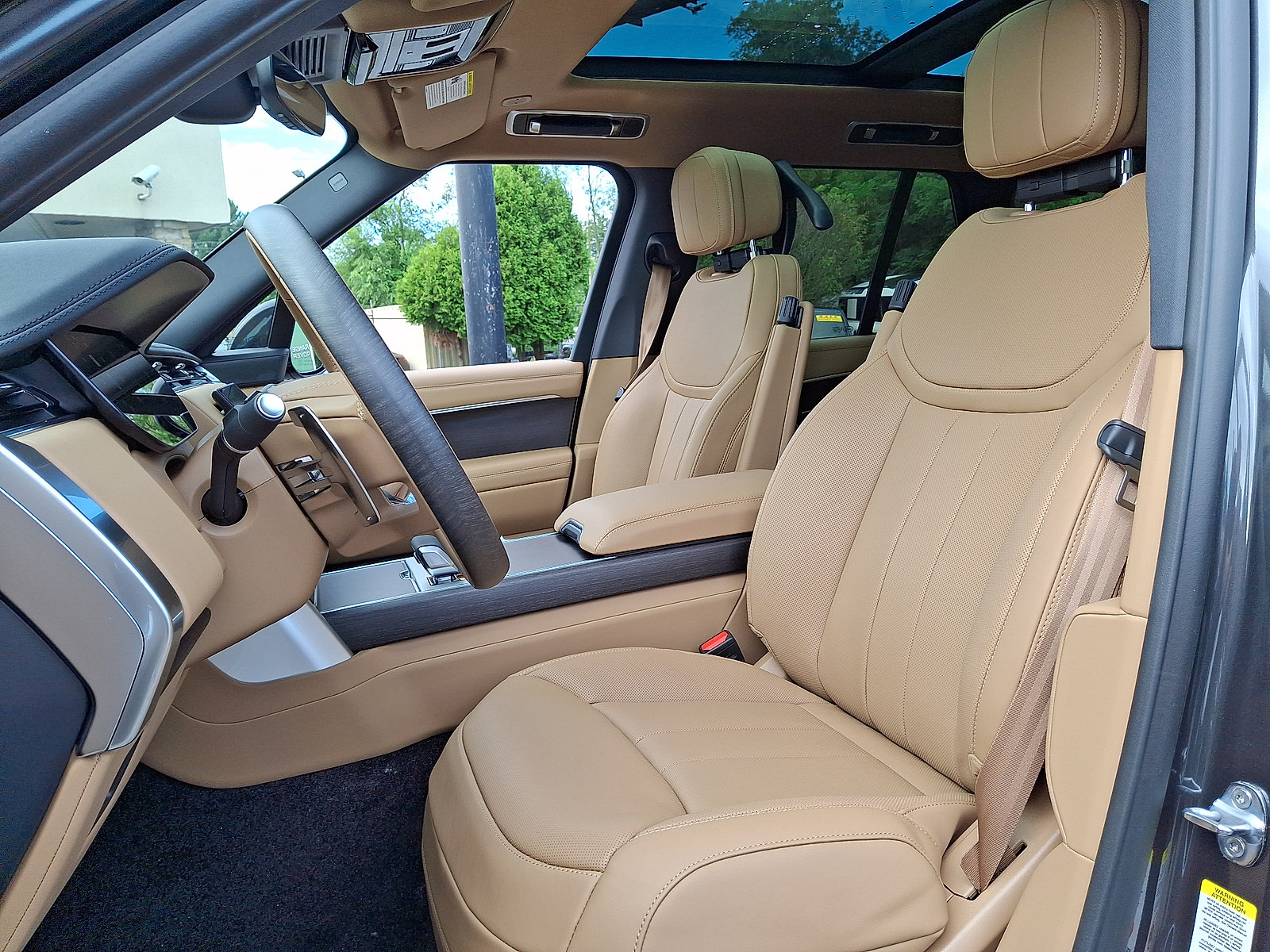 New 2026 Land Rover Range Rover SE AWD/4WD image 3