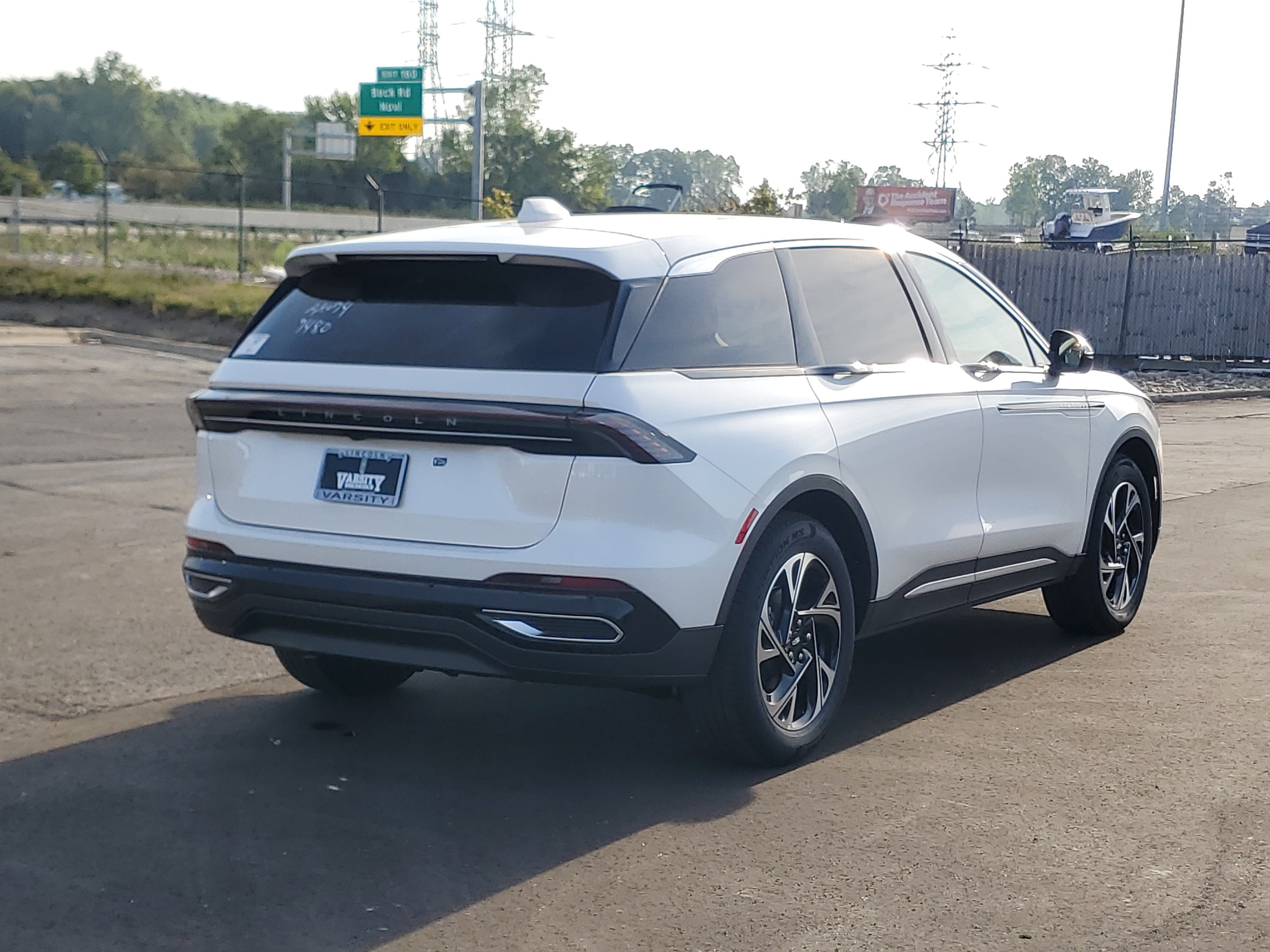 New 2026 Lincoln Nautilus Premier w/ Equipment Group 102A AWD/4WD image 4
