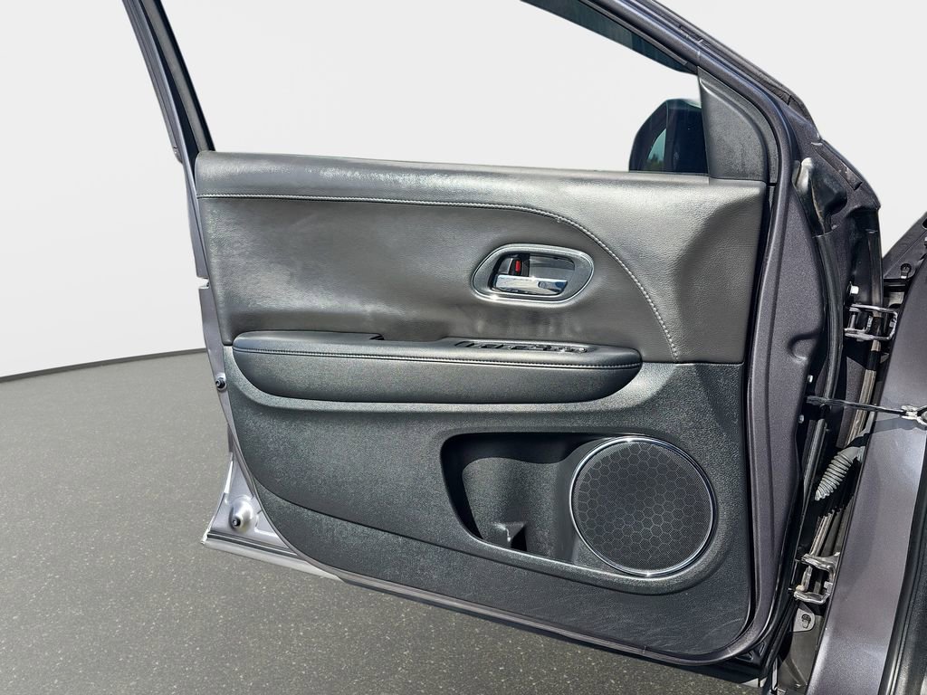 Used 2017 Honda HR-V EX image 28