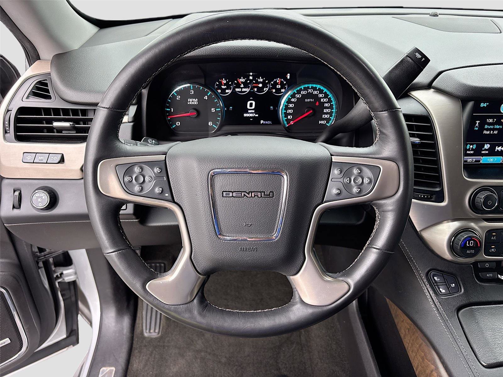 Used 2018 GMC Yukon Denali RWD image 13