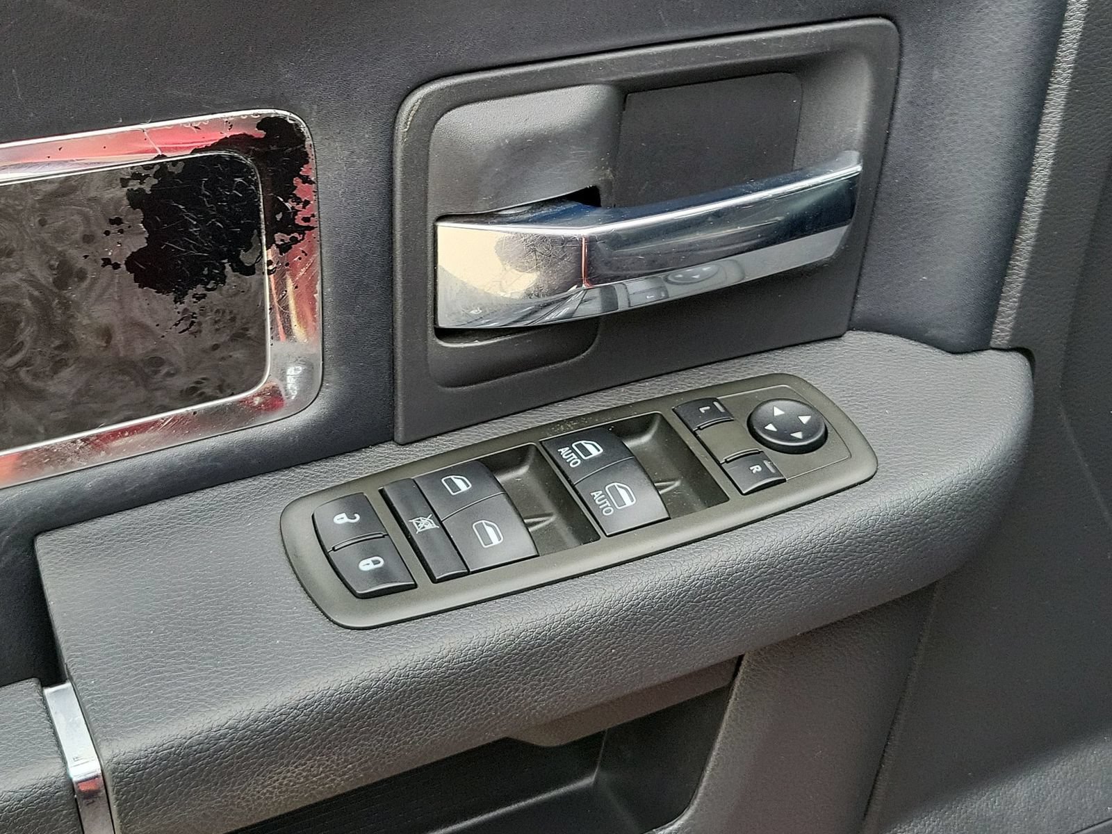 Used 2012 RAM 1500 Limited RWD image 22