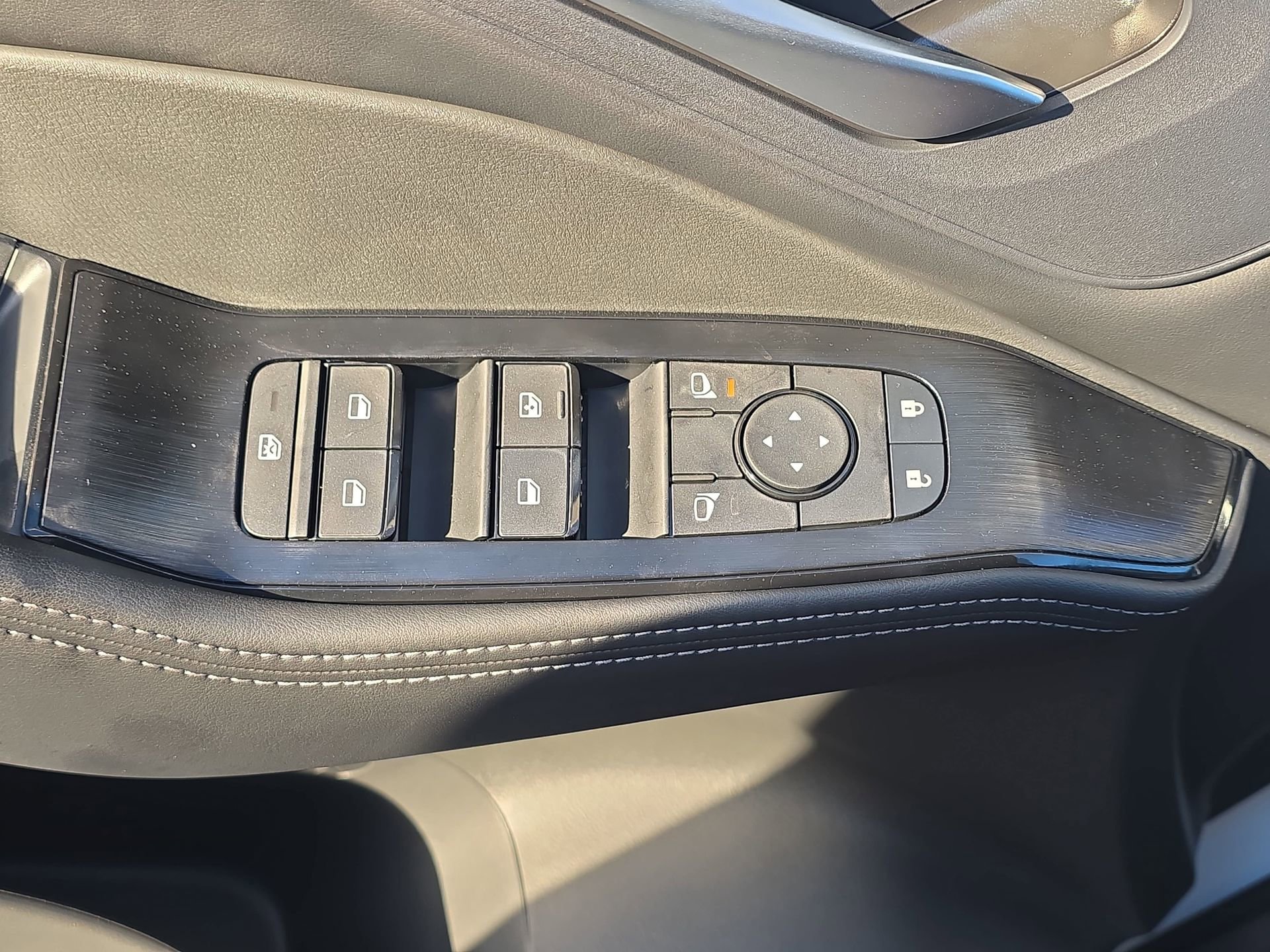 New 2026 Nissan Rogue SV FWD image 27