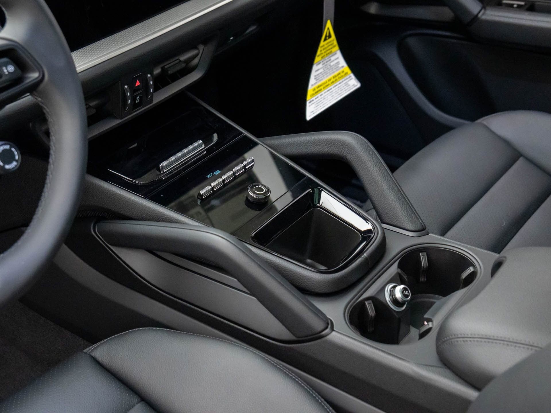 Certified 2025 Porsche Cayenne image 13