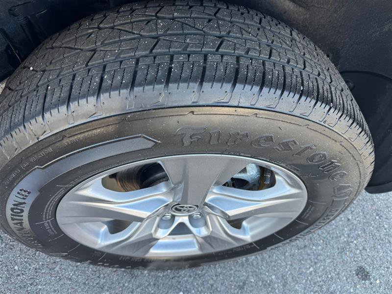 Used 2022 Toyota RAV4 XLE image 31