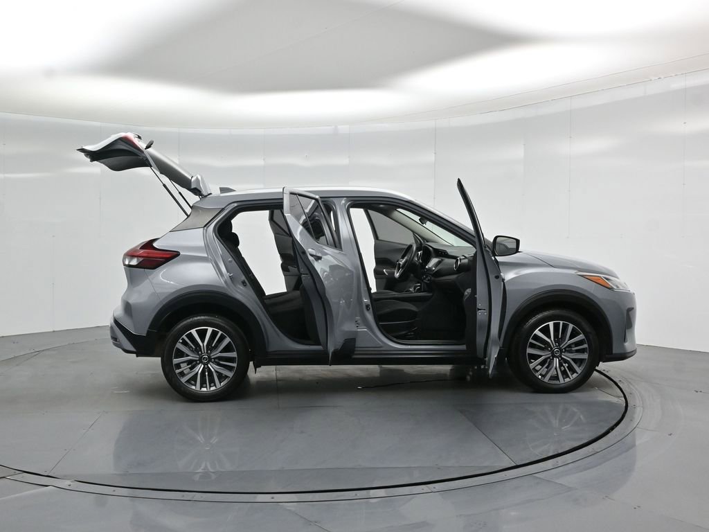 Used 2021 Nissan Kicks SV image 5