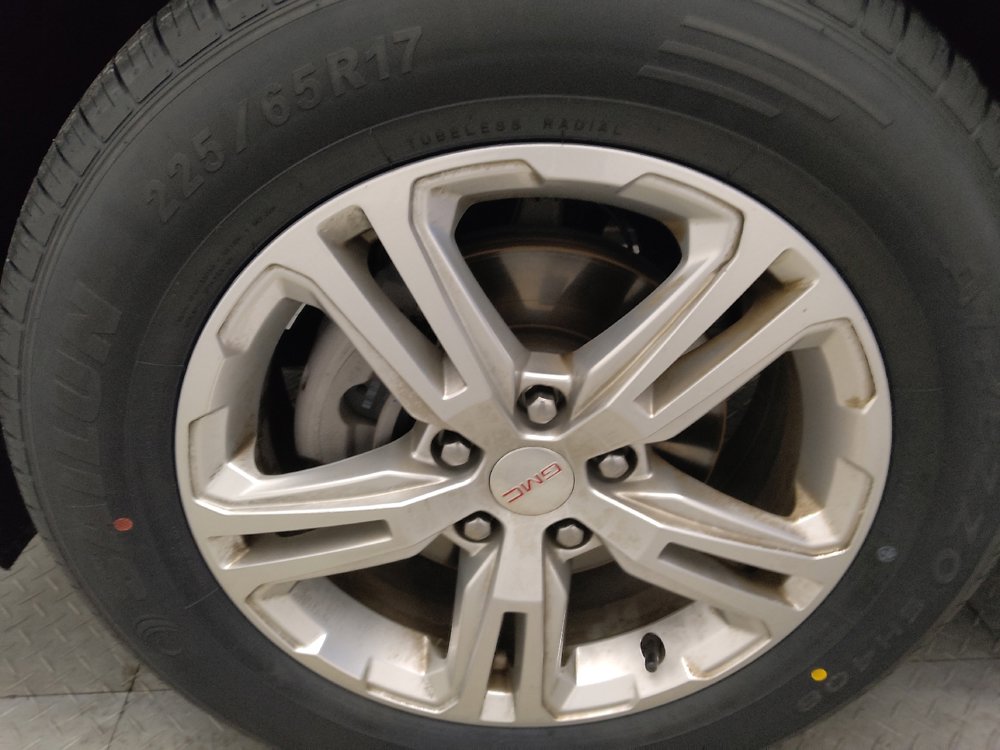 Used 2024 GMC Terrain SLE FWD image 31