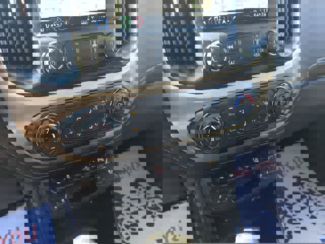 Certified 2022 GMC Canyon Denali image 17