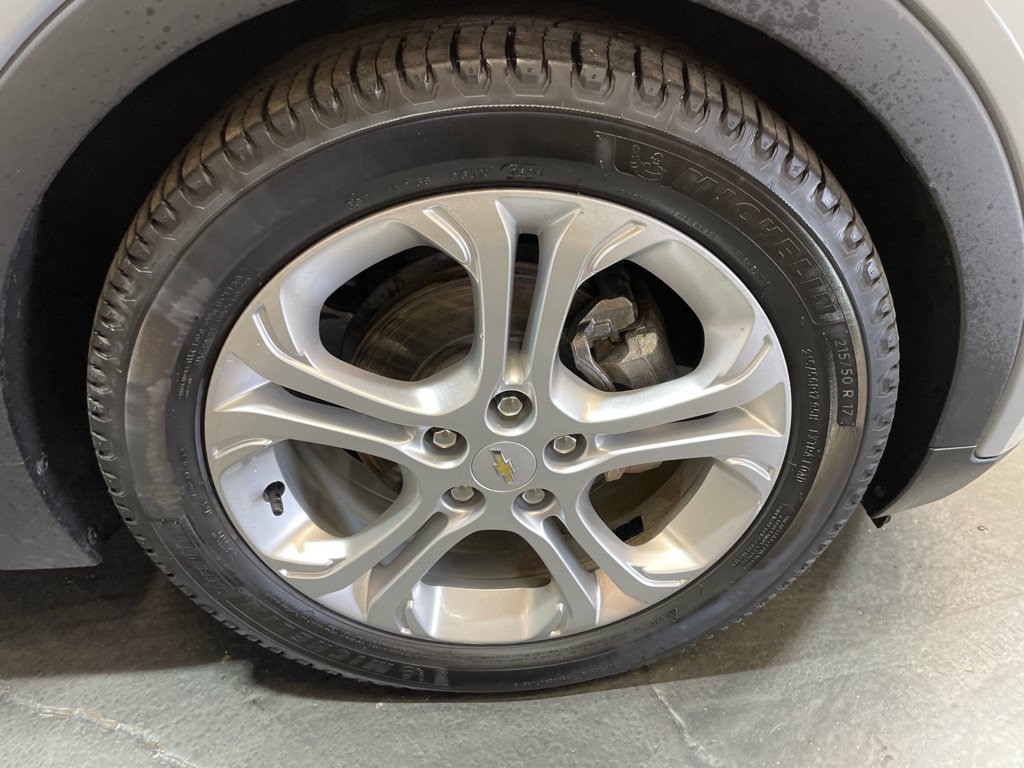 Used 2020 Chevrolet Bolt LT FWD image 14