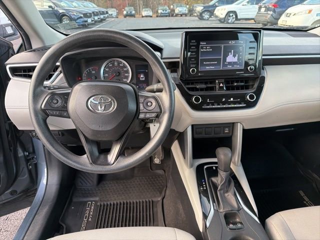 Used 2022 Toyota Corolla Cross L image 18