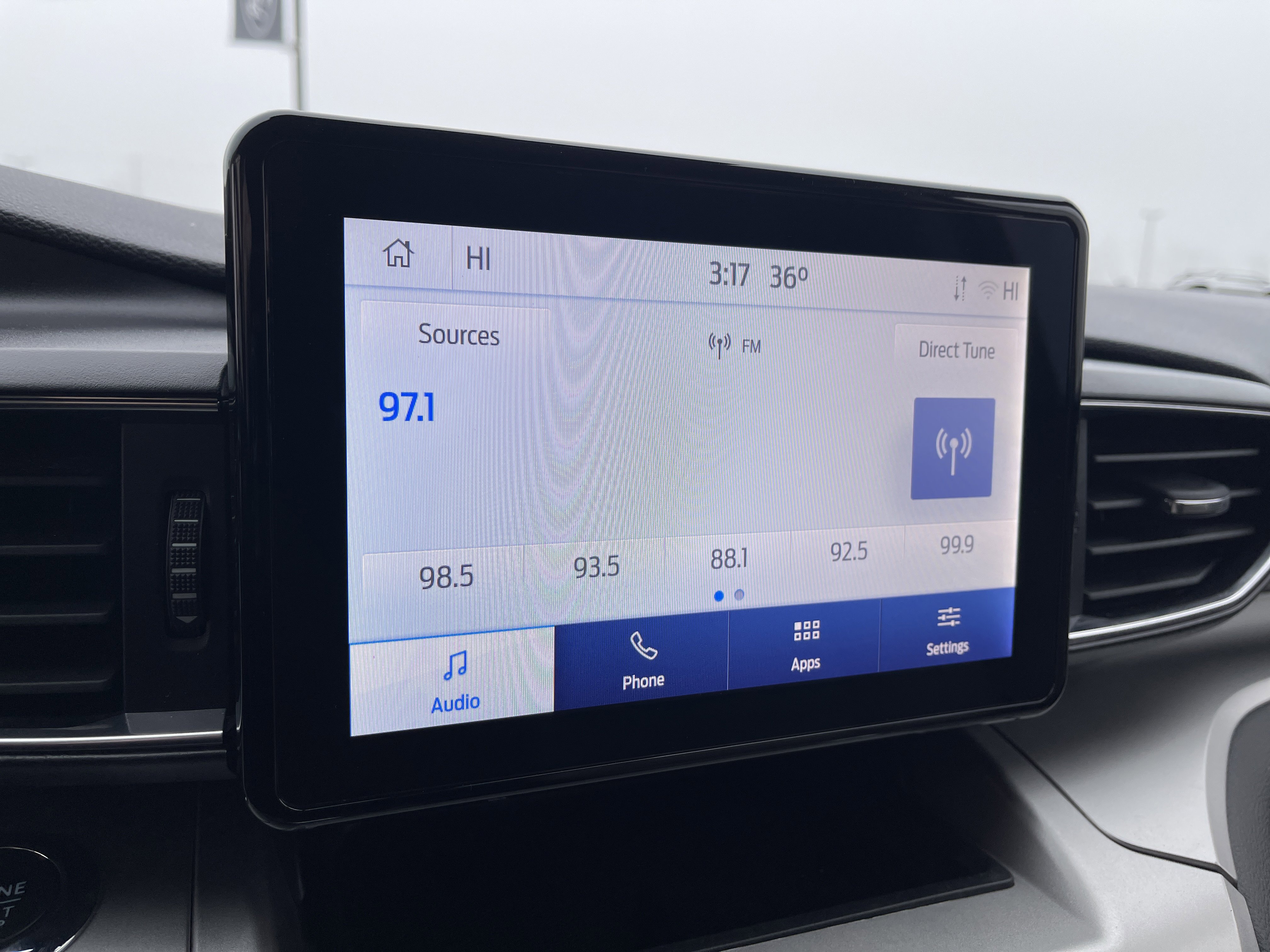 Used 2022 Ford Explorer XLT image 18