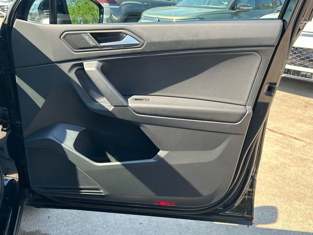 Used 2019 Volkswagen Tiguan SEL R-Line image 44