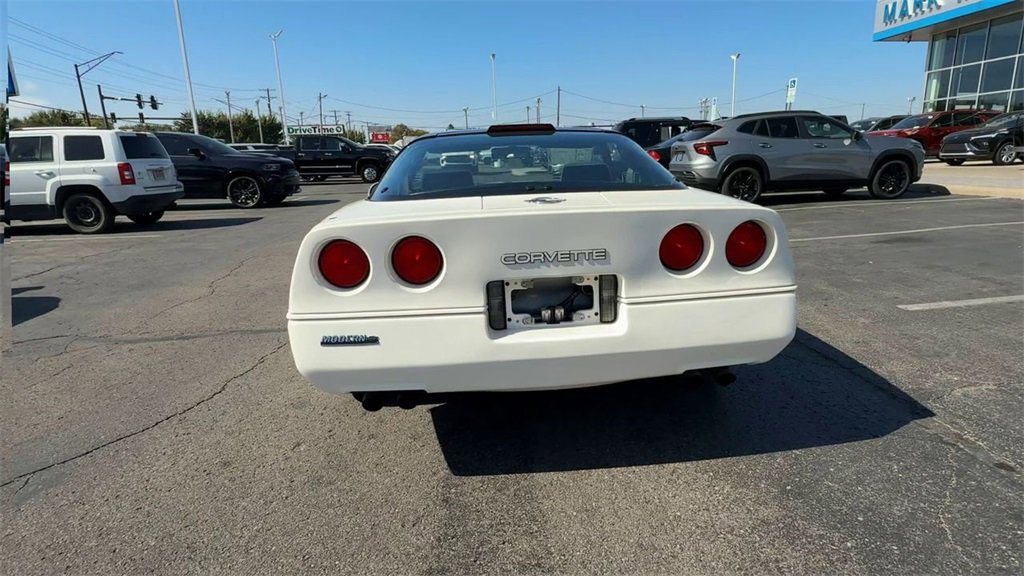 Used 1988 Chevrolet Corvette Coupe image 7