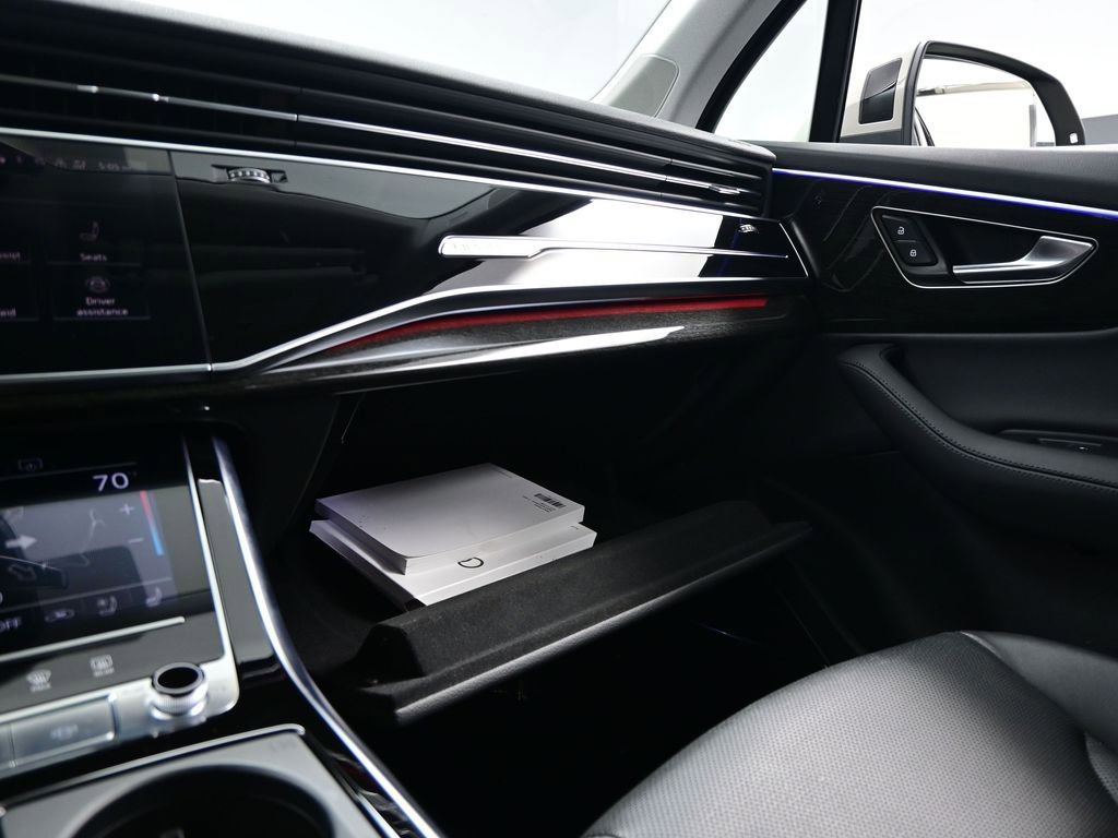 Used 2023 Audi Q7 3.0T Prestige w/ Prestige Package image 25