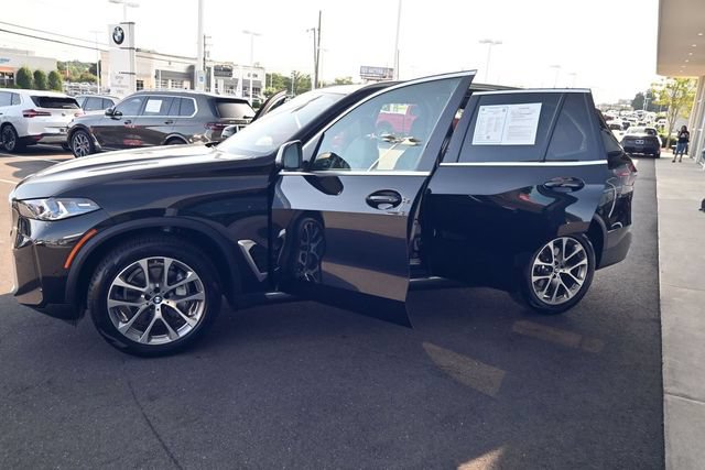 Used 2024 BMW X5 xDrive40i w/ Premium Package AWD/4WD image 40