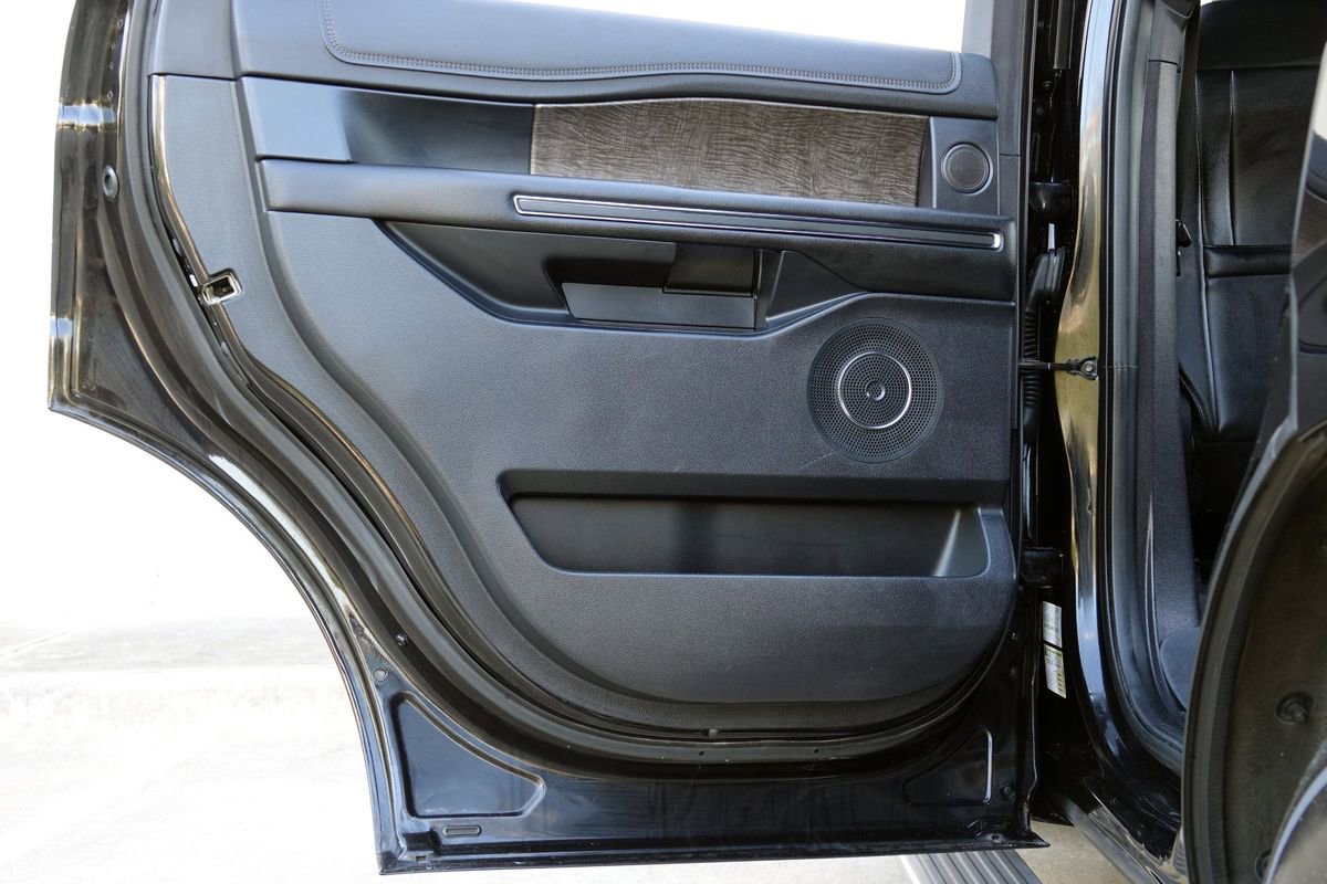 Used 2020 Ford Expedition Limited image 38