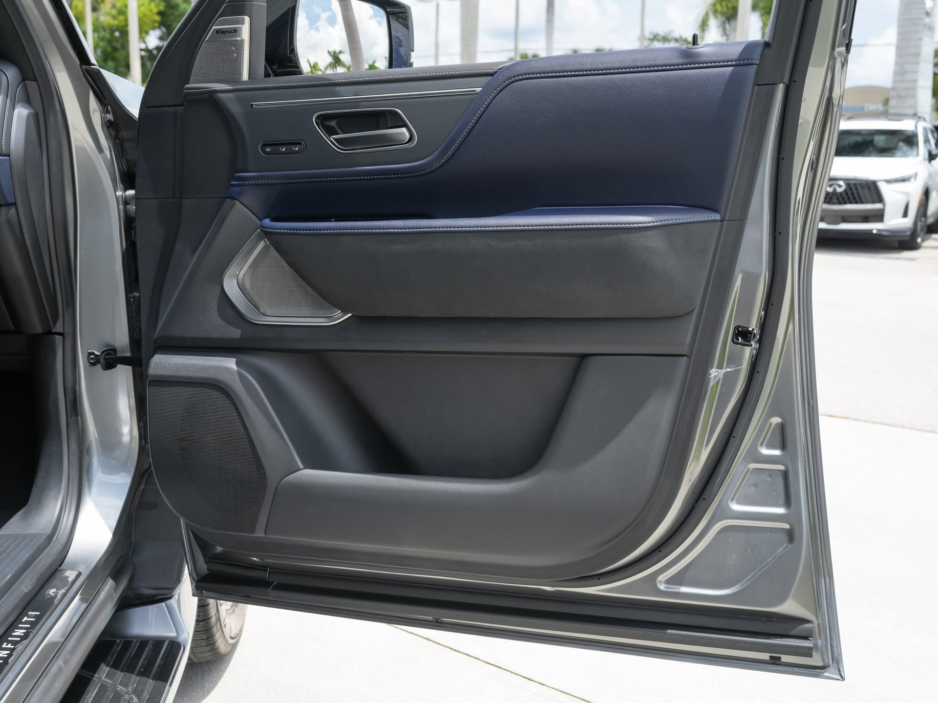 Certified 2026 INFINITI QX80 4WD image 37