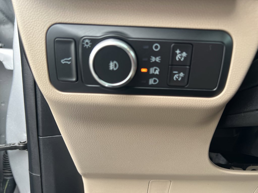 Used 2020 Ford Escape SEL image 17