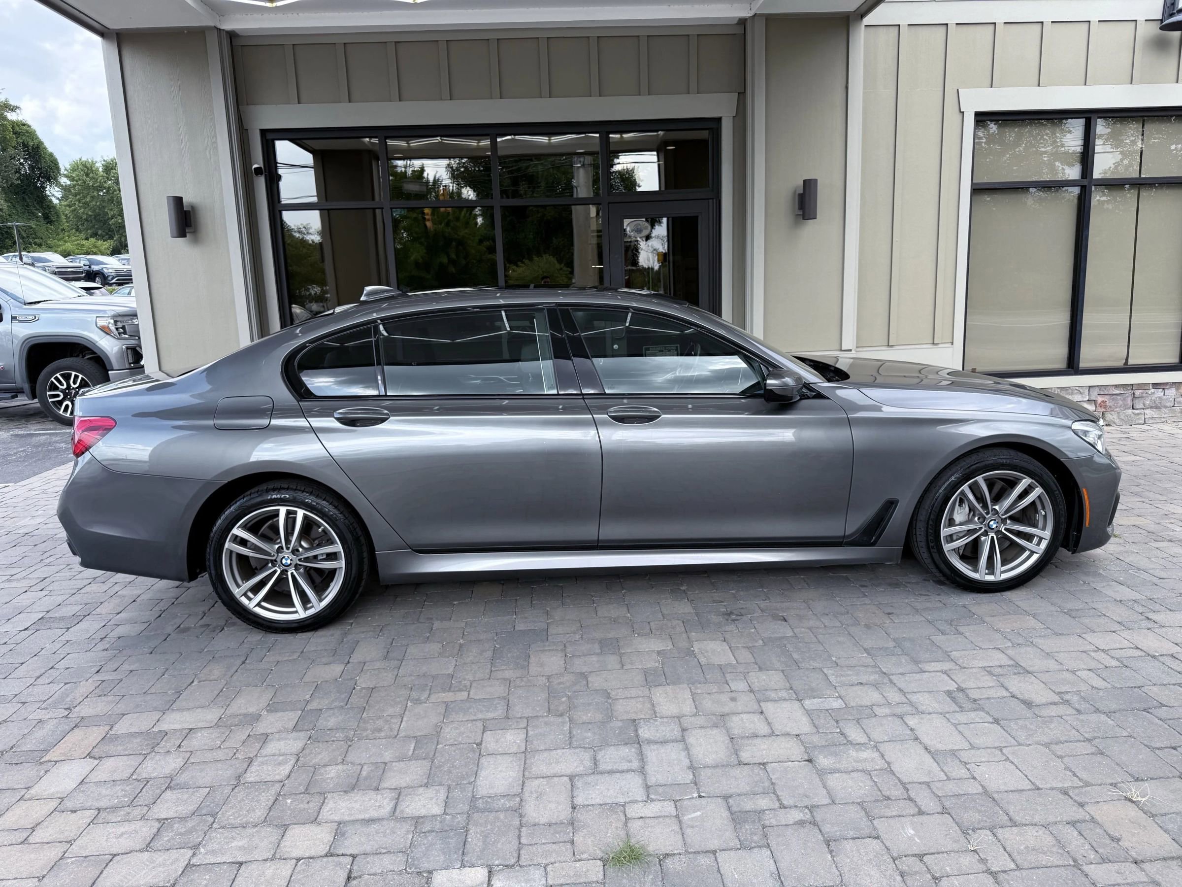 Used 2018 BMW 750i xDrive image 6
