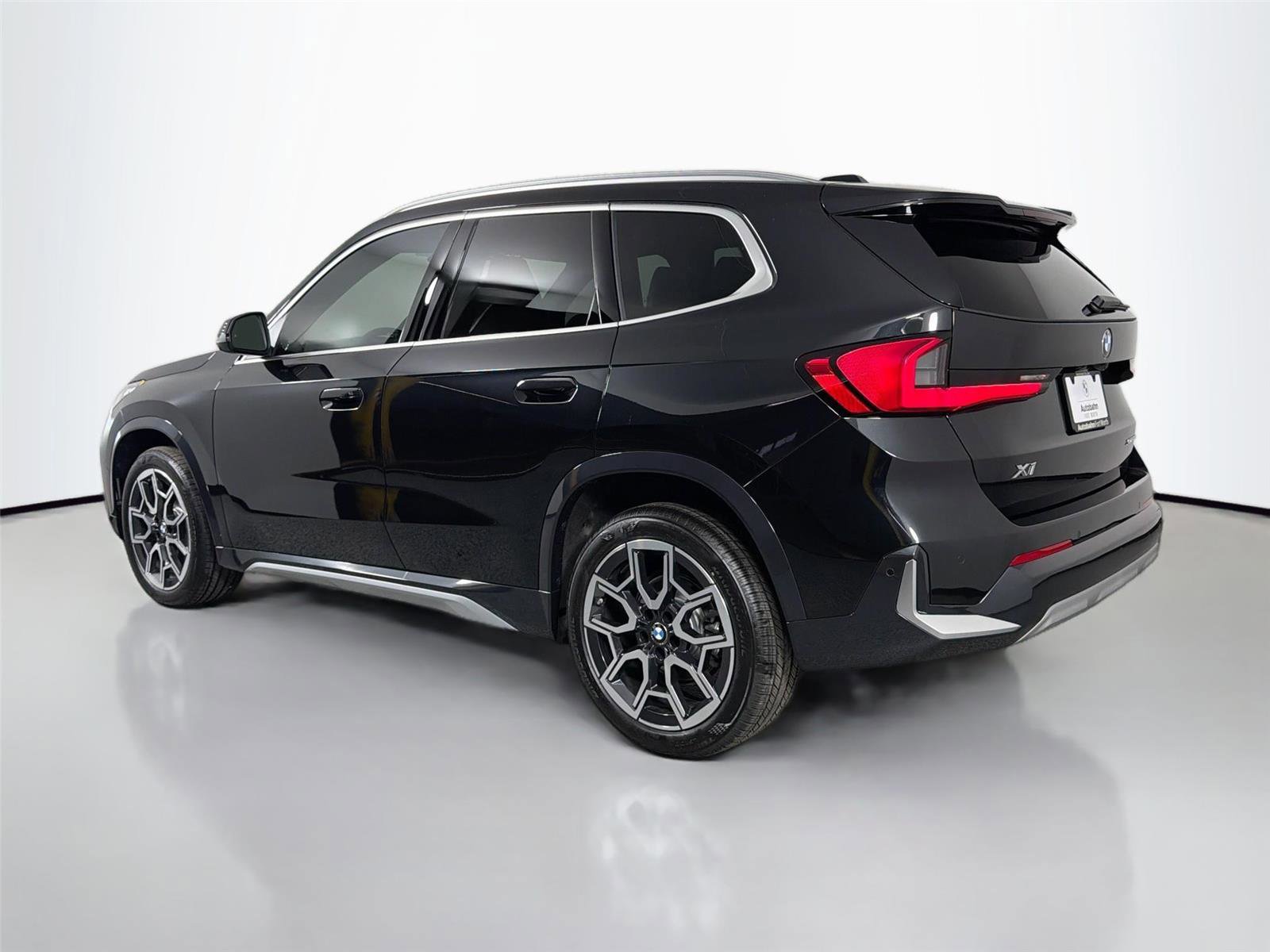 New 2026 BMW X1 xDrive28i w/ Technology Package AWD/4WD image 7