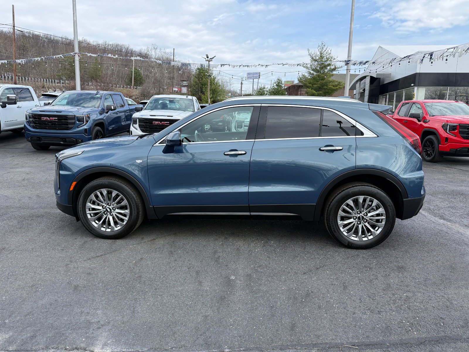 Certified 2024 Cadillac XT4 Premium Luxury AWD/4WD image 2