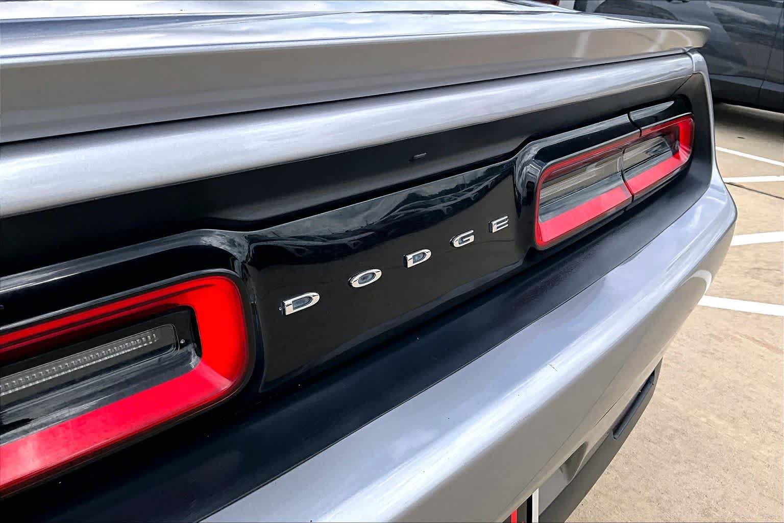 Used 2016 Dodge Challenger R/T RWD image 28