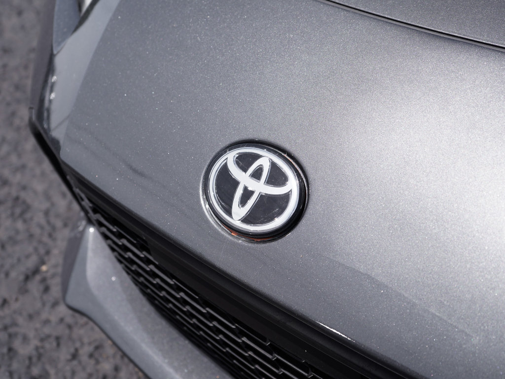 Used 2025 Toyota GR86 Premium RWD image 3