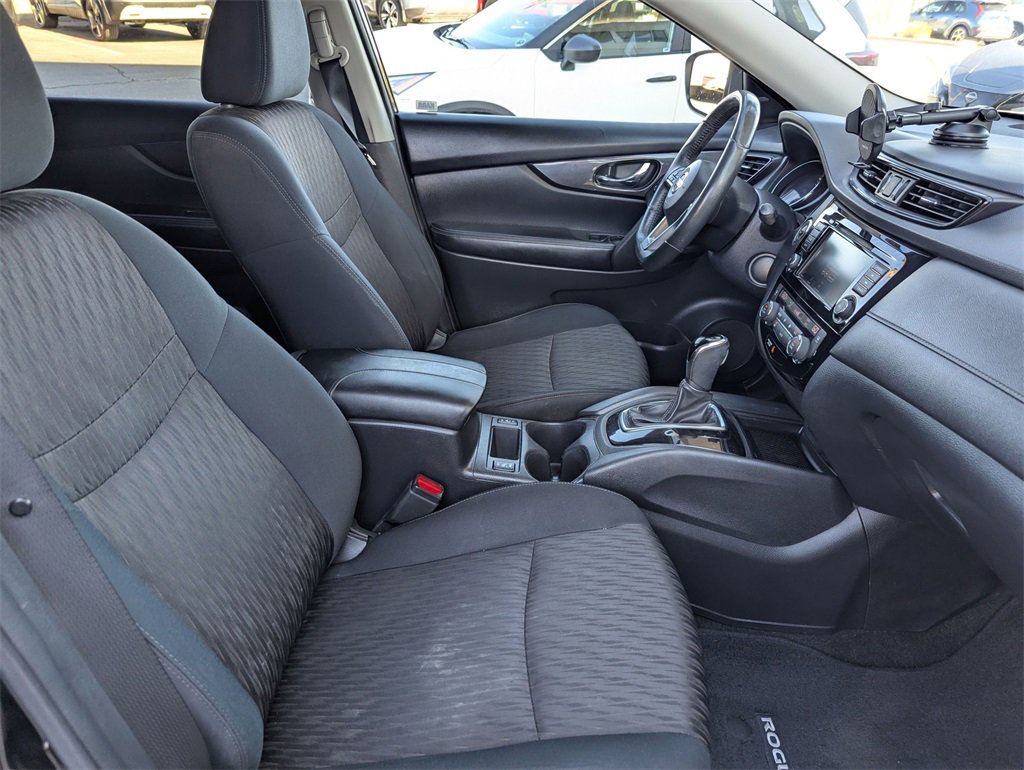 Used 2018 Nissan Rogue SV image 18