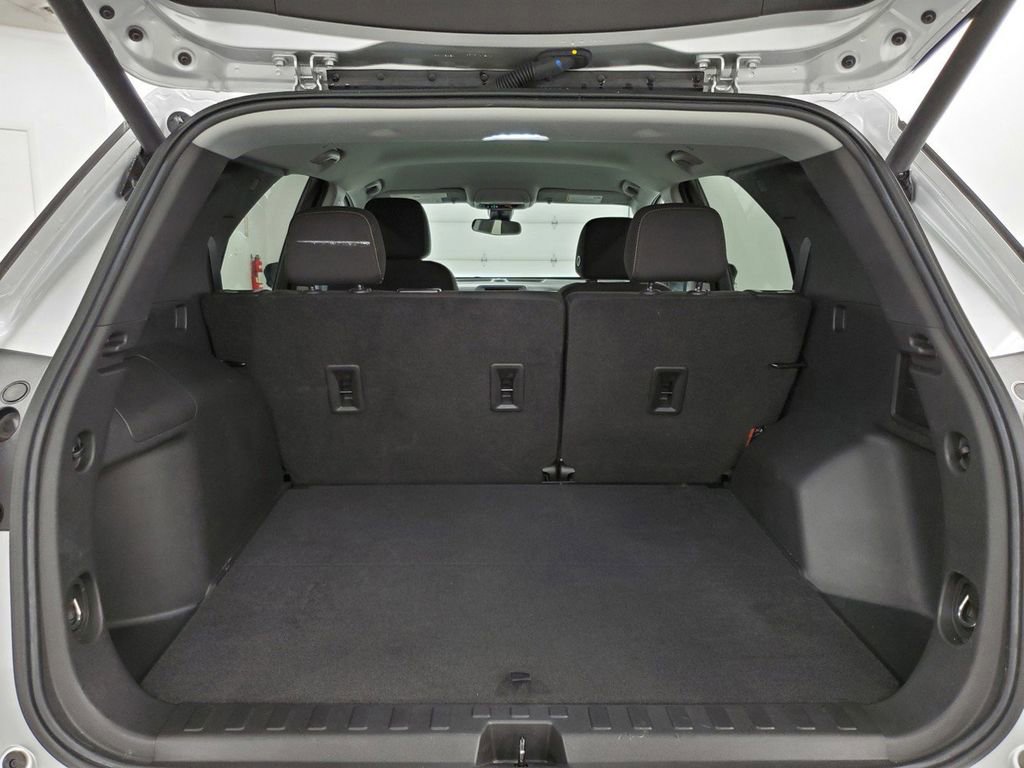 Used 2021 Chevrolet Equinox LT FWD image 24