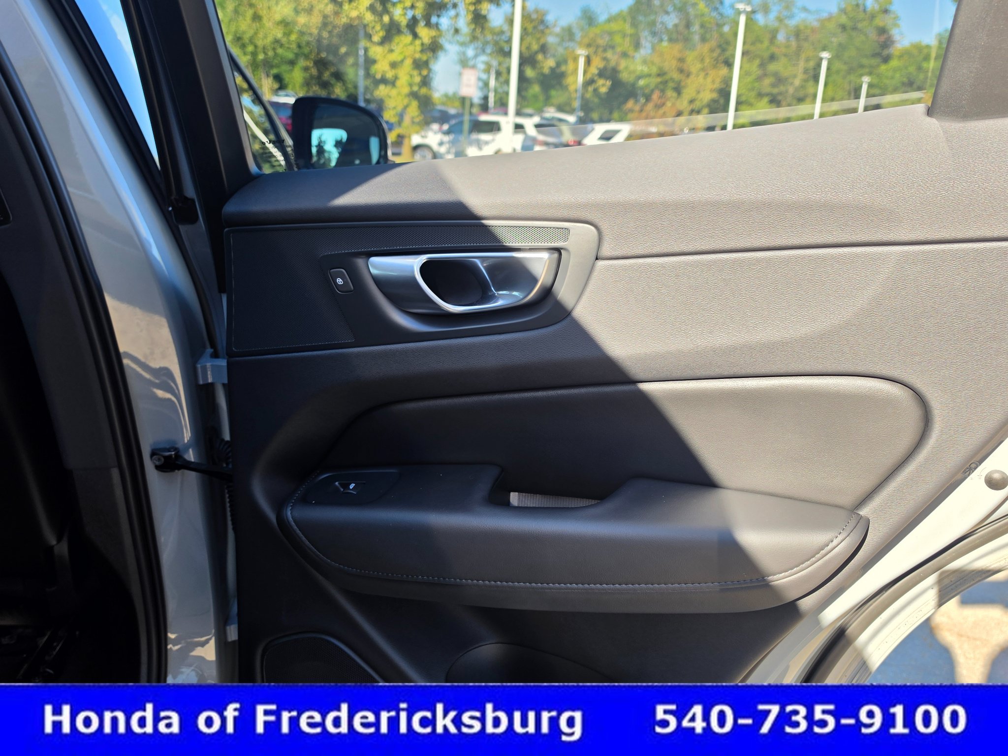 Used 2025 Volvo XC60 T8 Plus w/ Protection Package Premier AWD/4WD image 20