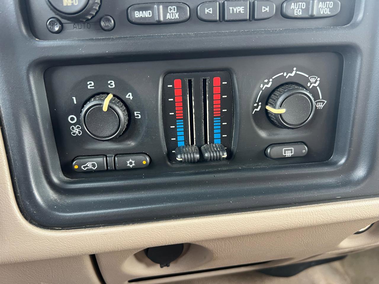 Used 2005 Chevrolet Silverado 2500 LS AWD/4WD image 50