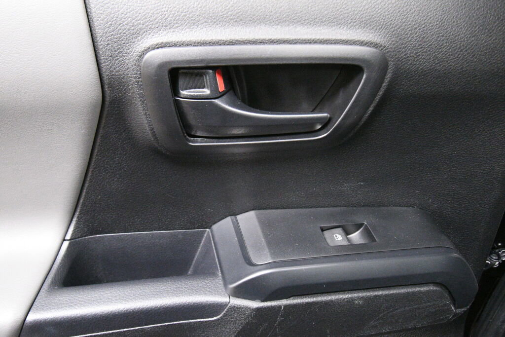 Used 2022 Toyota Tacoma SR w/ SR Convenience Package RWD image 21