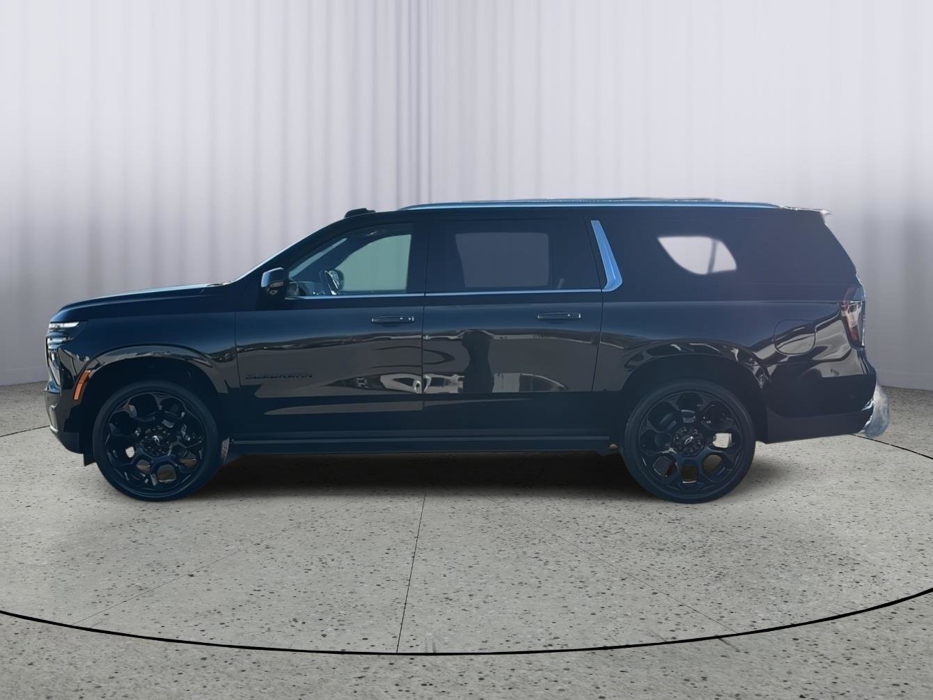New 2026 Chevrolet Suburban High Country image 2
