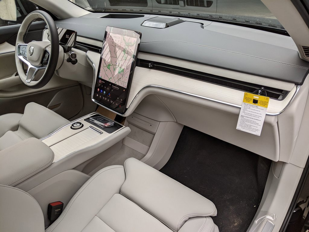 New 2025 Volvo EX90 Plus image 21