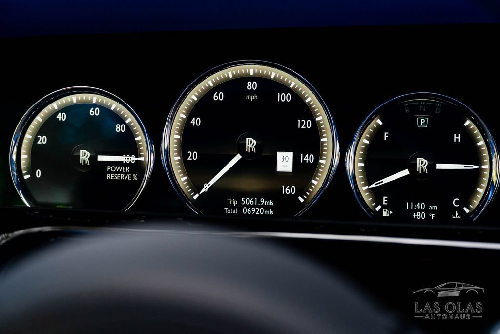 Used 2024 Rolls-Royce Phantom Sedan RWD image 37
