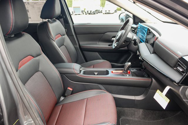New 2026 Nissan Kicks SR w/ Cold Weather Package AWD/4WD image 17