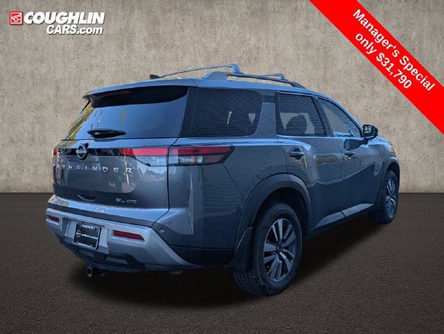 Used 2024 Nissan Pathfinder SL AWD/4WD image 8