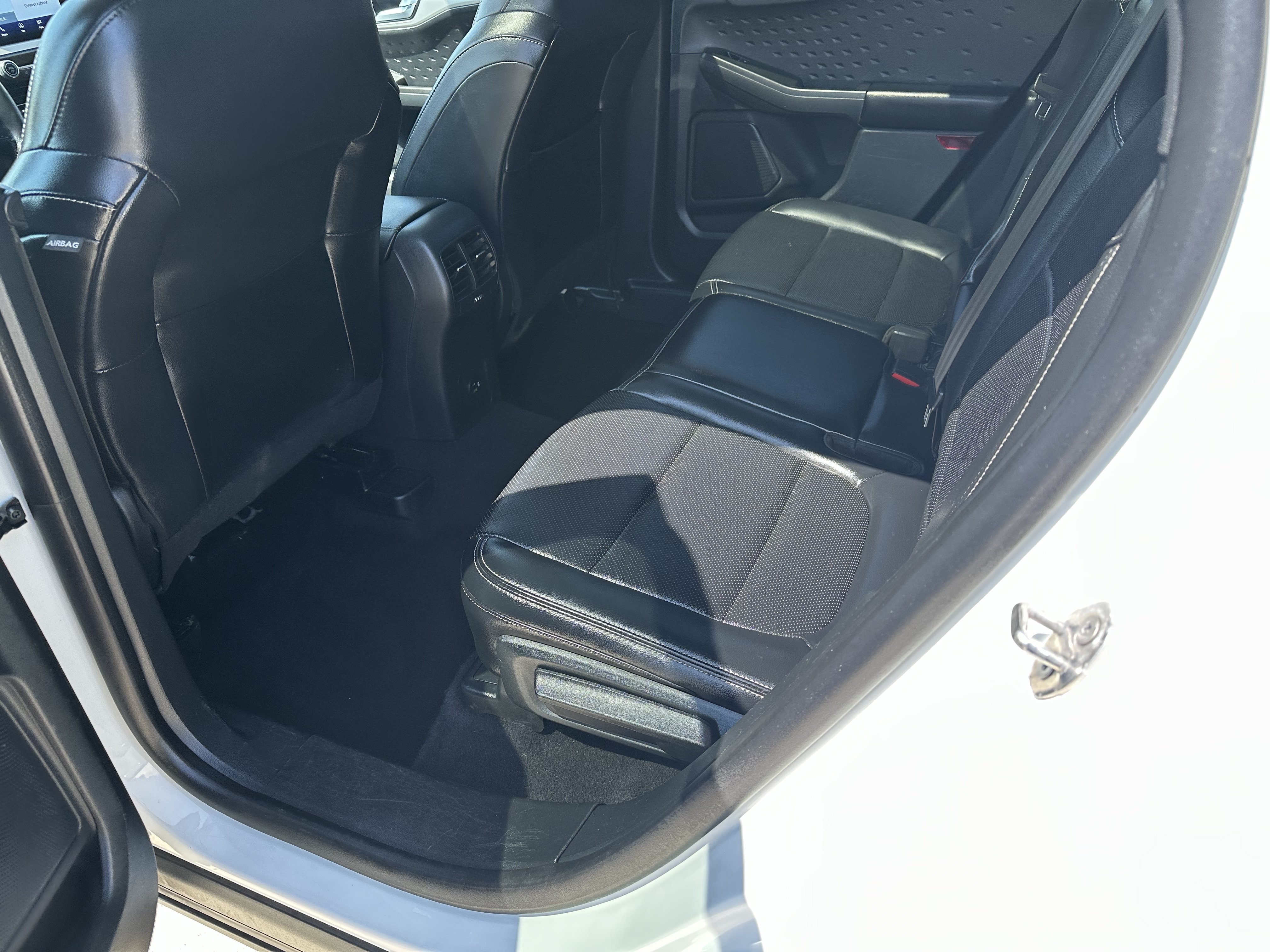 Used 2020 Ford Escape SEL FWD image 8