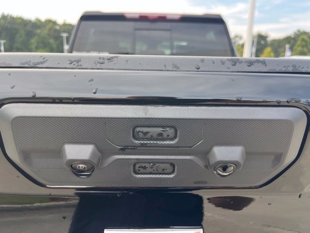 New 2026 Chevrolet Silverado 2500 High Country w/ Midnight Edition AWD/4WD image 7