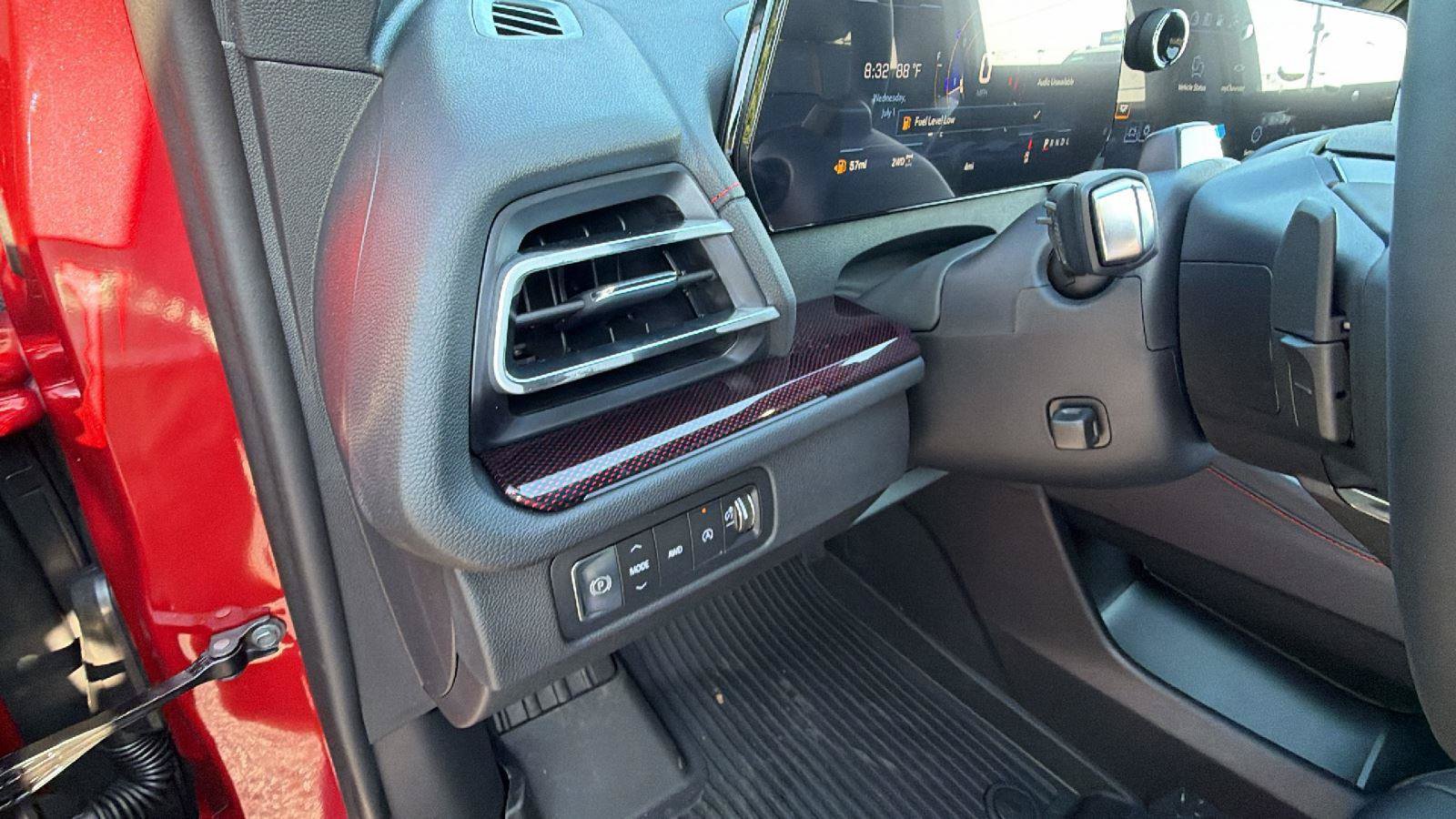 New 2026 Chevrolet Traverse RS w/ LPO, Floor Liner Package AWD/4WD image 22