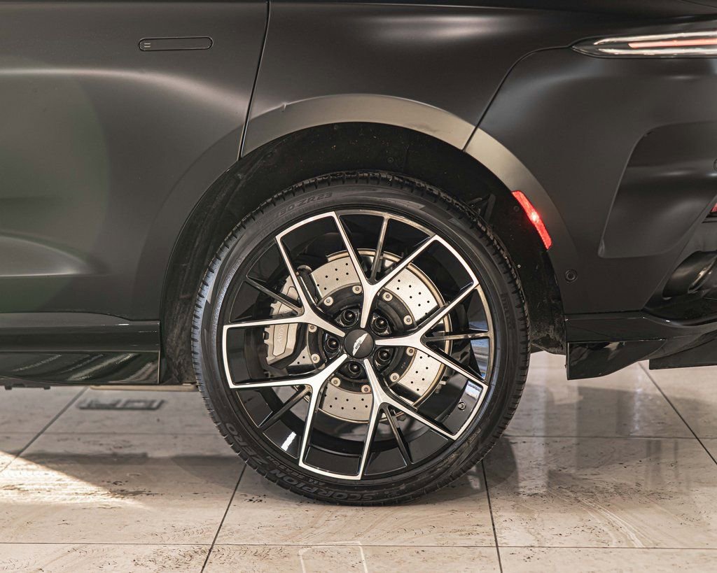 Used 2025 Aston Martin DBX 707 image 7